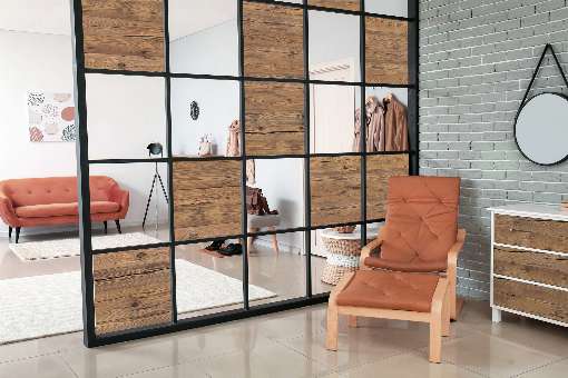 Foto 2: Diese Trennwand erstrahlt in neuem Glanz. Foto: IFN/Sunwoodstainer |  www.sunwood-shop.com� 